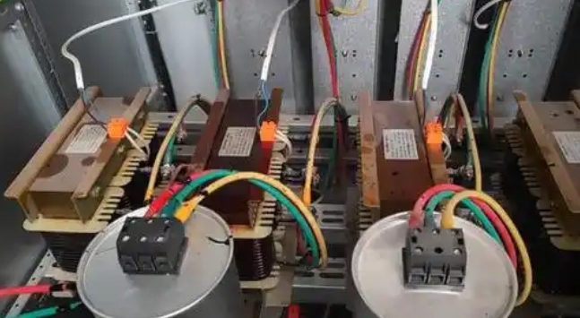 補償電容內(nèi)部構(gòu)造材料是什么